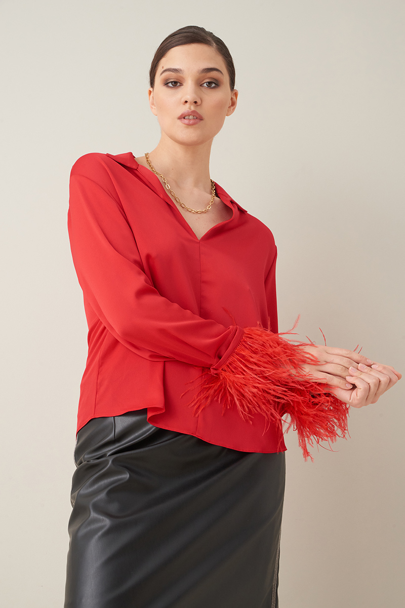 mayorgo.ru | Блуза с перьями на рукавах Fimka 30107