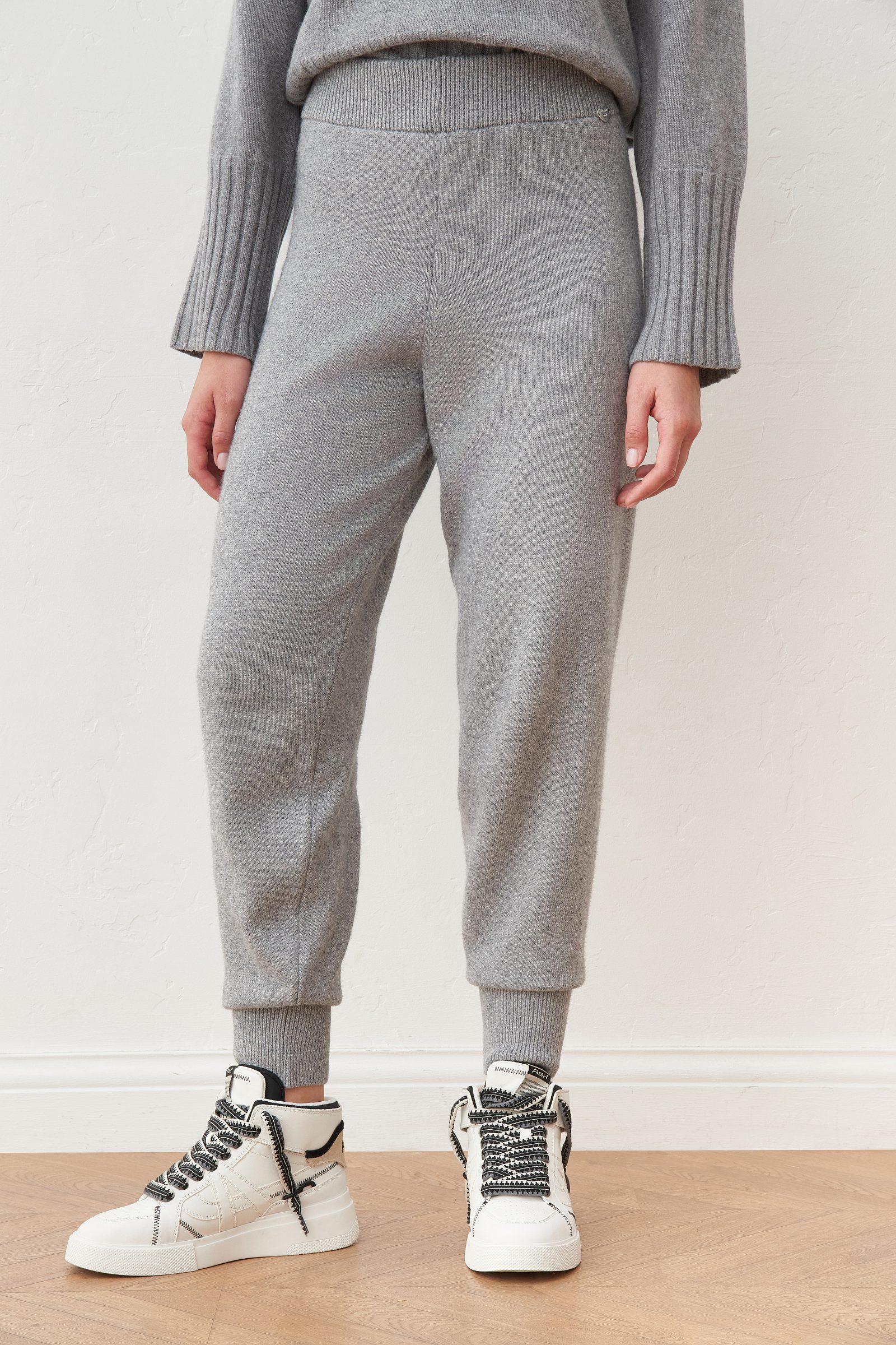 mayorgo.ru | Брюки из органической шерсти и хлопка Serianno PNT1594