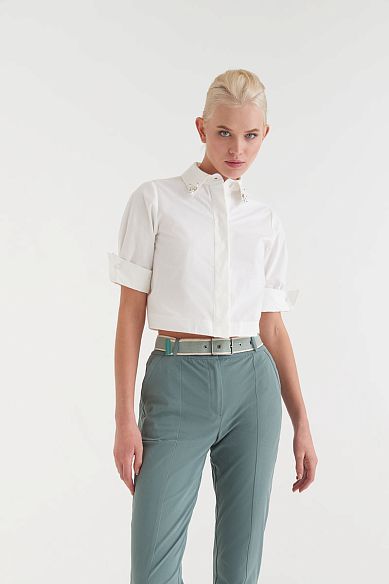 MAYORGO Укороченная рубашка с декорированным воротником 